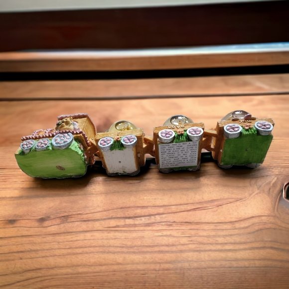 ABC DISTRIBUTING VALENTINE Waterball Snowglobe Train - Picture 7 of 12